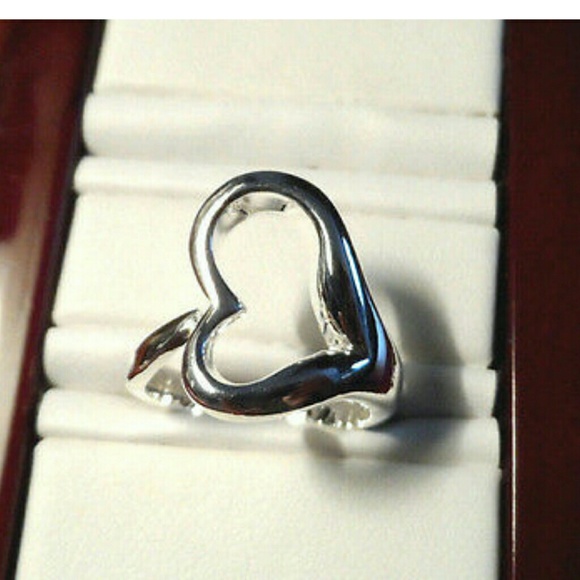 Nwt Infinity HEART RING 6-7 Silver plated Trendy! Open front adjustable size - Picture 2 of 4